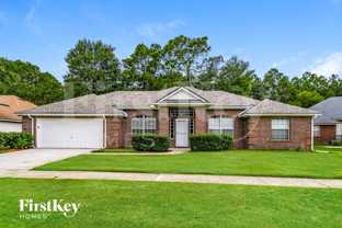 5714 Plum Hollow Dr W - Photo 1 of 1