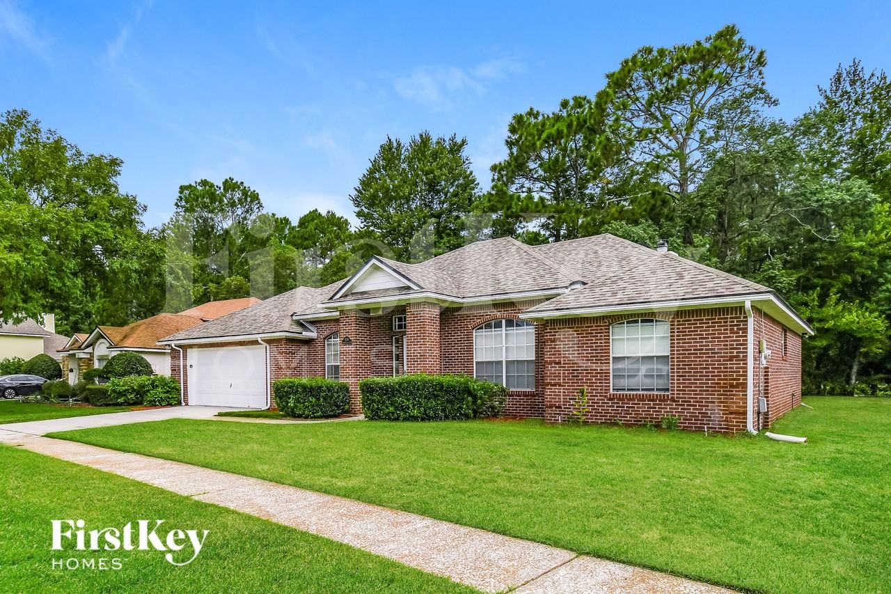 5714 Plum Hollow Dr W - Photo 2 of 15