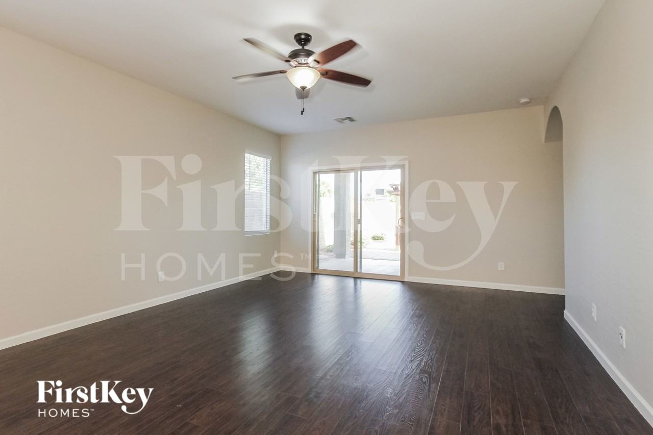 23587 W Harrison Dr - Photo 3 of 18