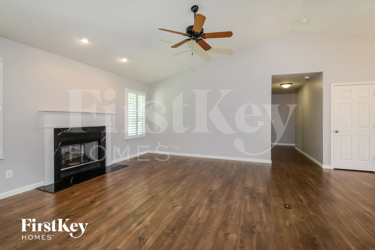 616 Autumnwood Forest Dr - Photo 4 of 18