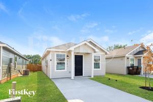 featured image of 8323 Piedra Medina