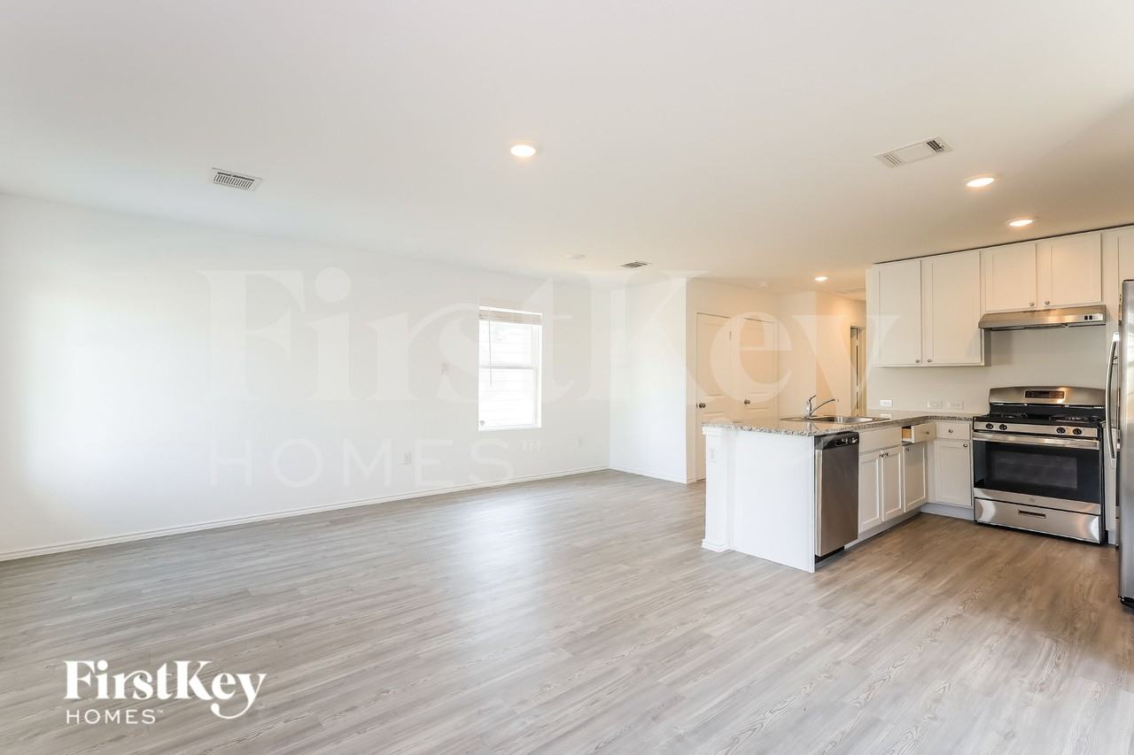 8323 Piedra Medina - Photo 4 of 18