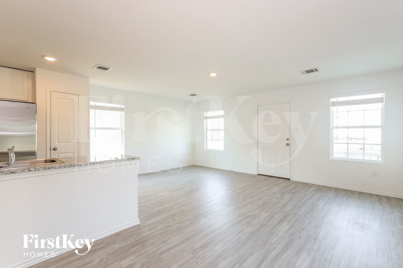 8323 Piedra Medina - Photo 7 of 18