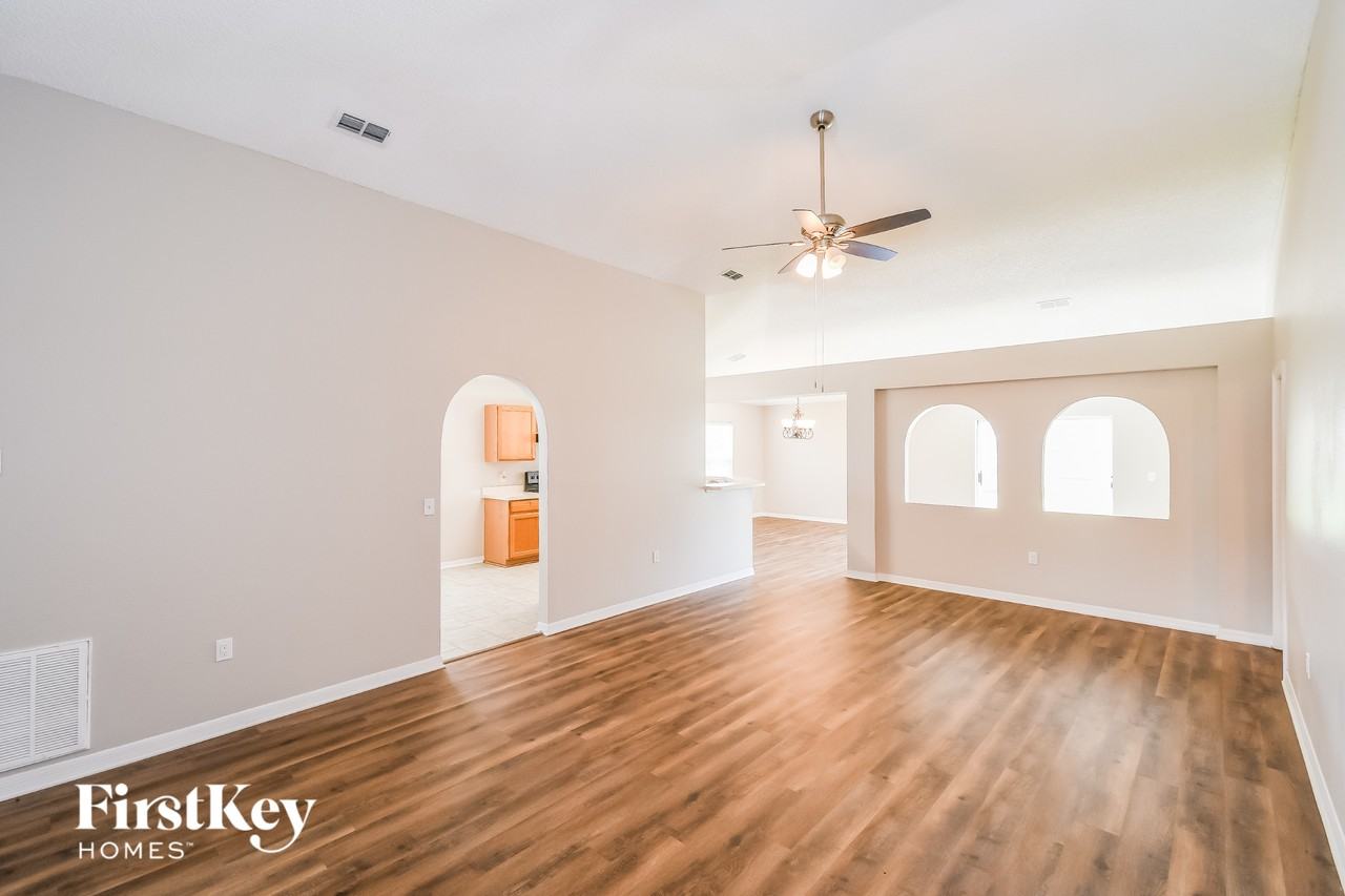 1873 Penzance Pkwy - Photo 4 of 15