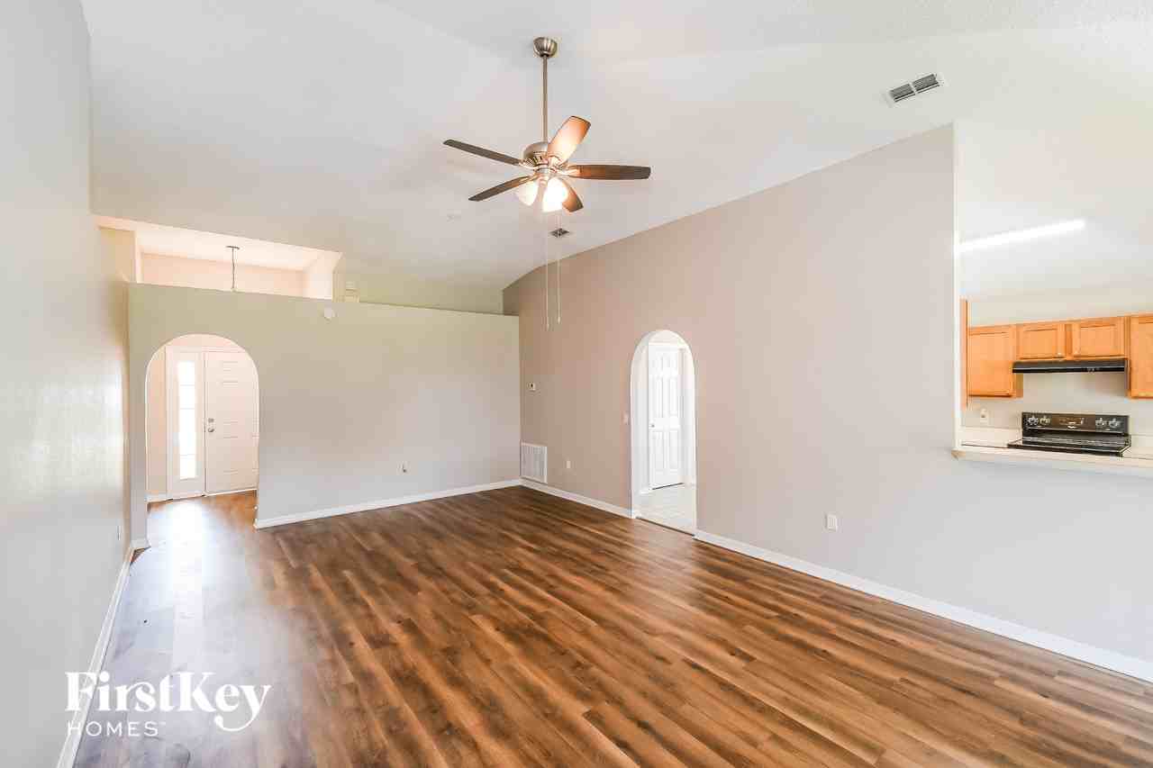 1873 Penzance Pkwy - Photo 5 of 15