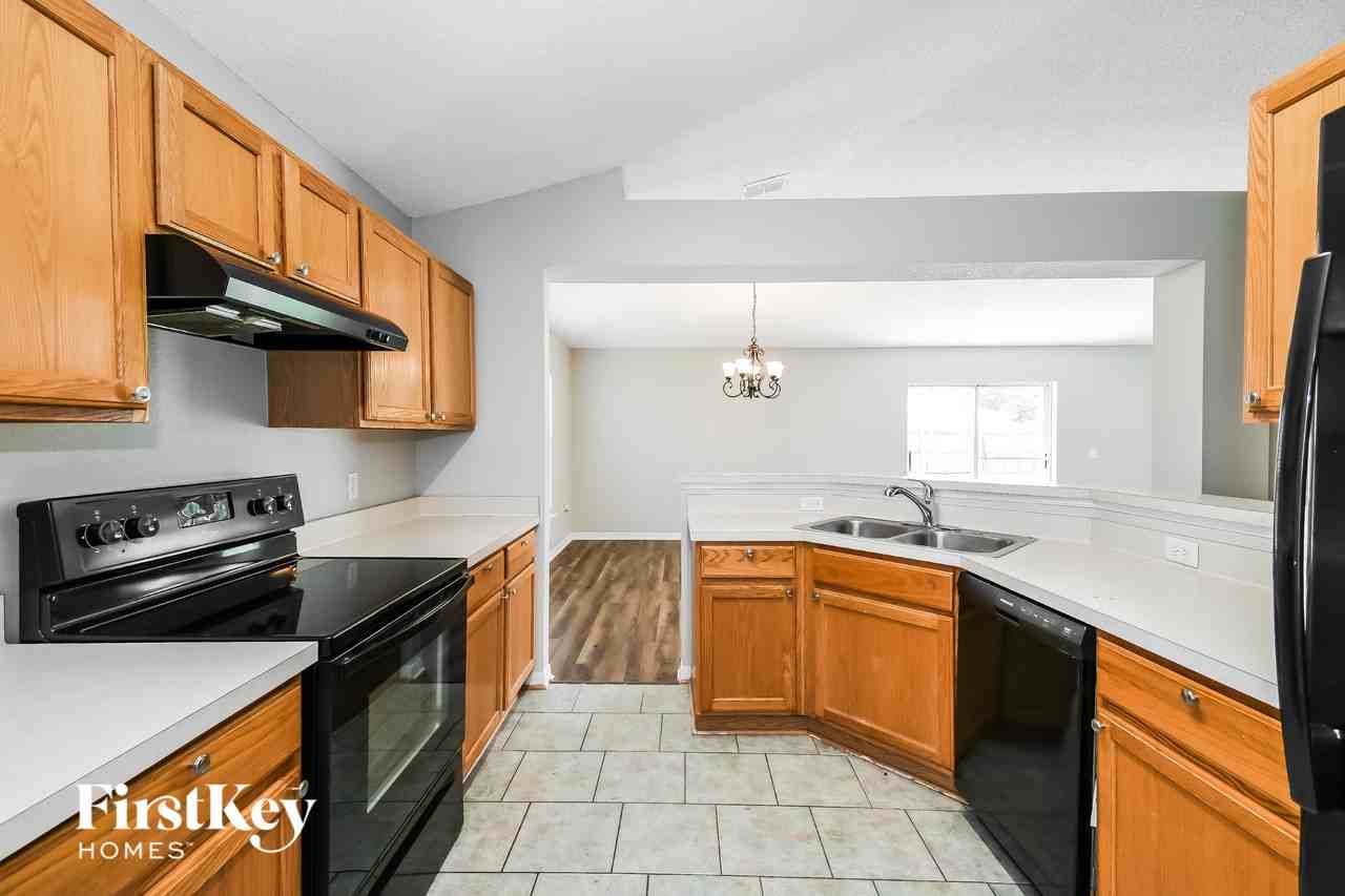 1873 Penzance Pkwy - Photo 7 of 15