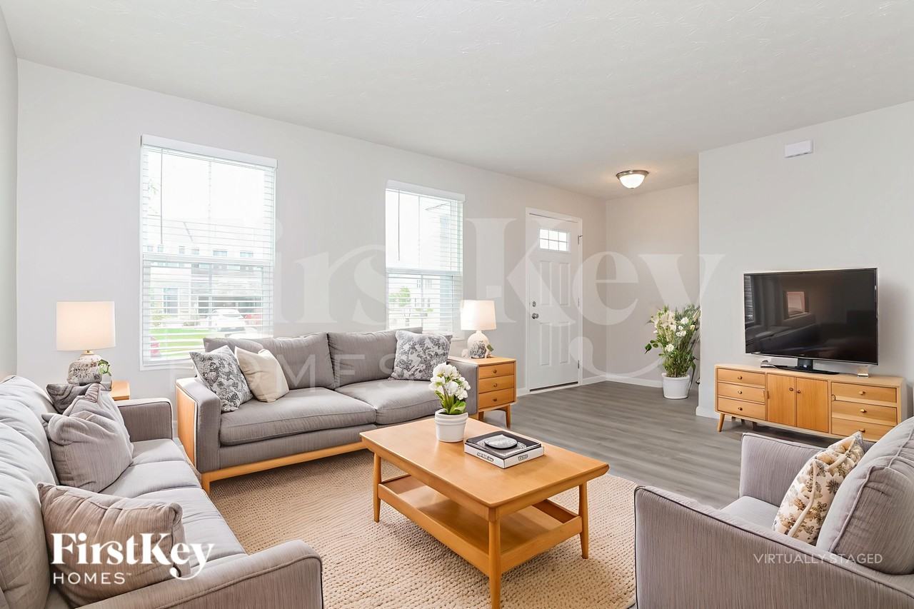 4721 Megan Danielle Dr - Photo 4 of 18