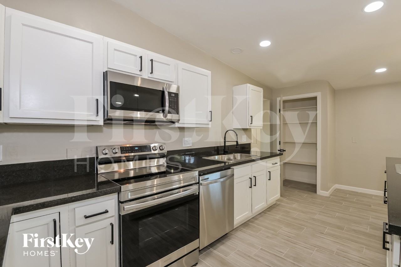 9240 E Dolores St - Photo 5 of 15