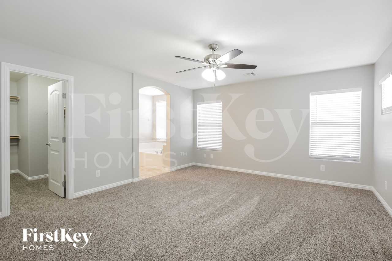 5687 Cascadia Ct - Photo 7 of 15