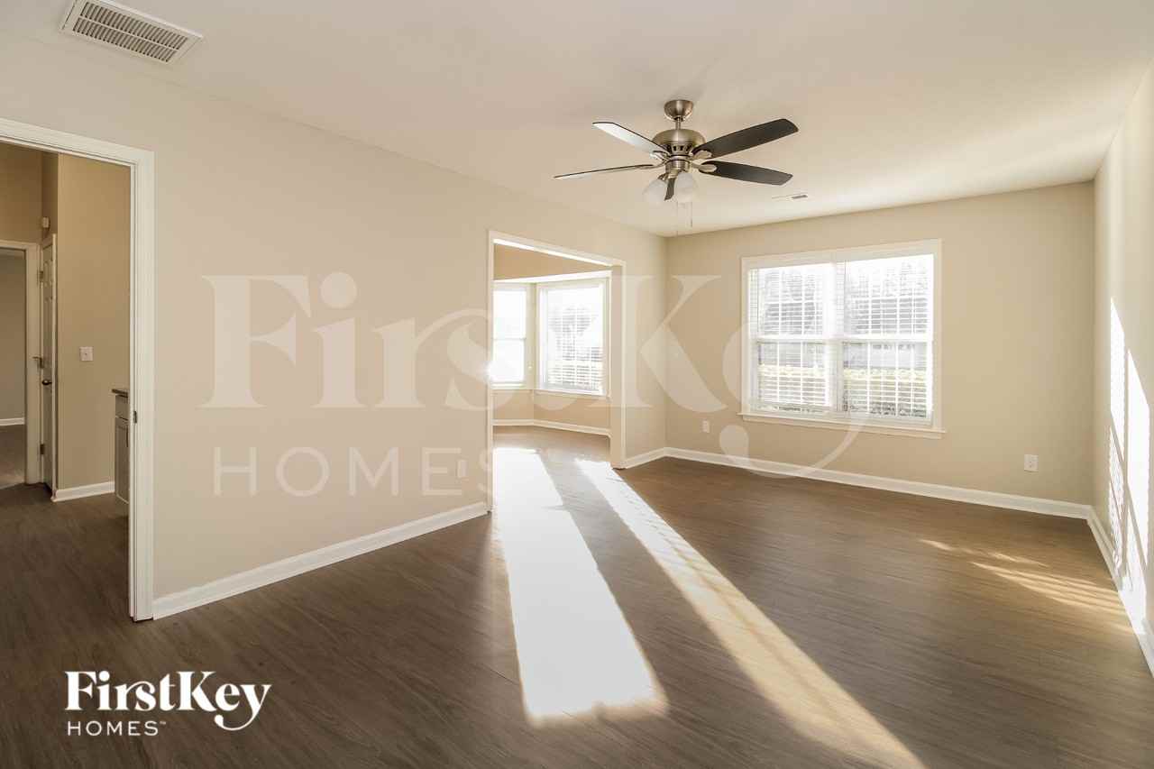 4705 Meadowcroft Rd - Photo 3 of 18