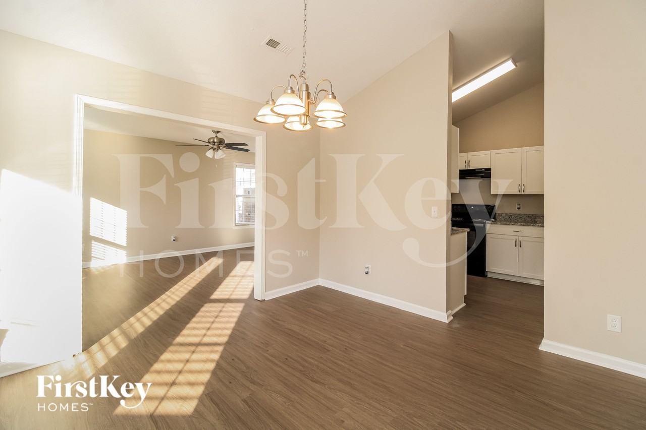 4705 Meadowcroft Rd - Photo 5 of 18