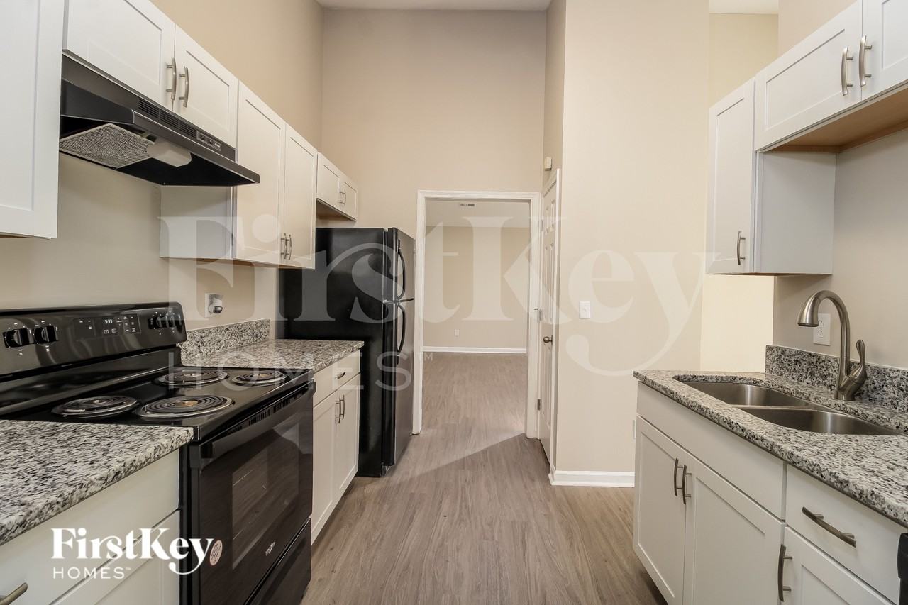 4705 Meadowcroft Rd - Photo 7 of 18