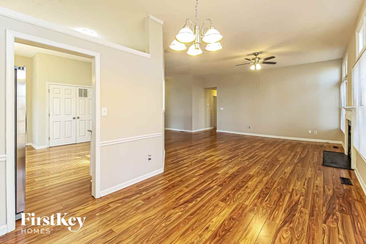 6507 River Hills Dr - Photo 3 of 15