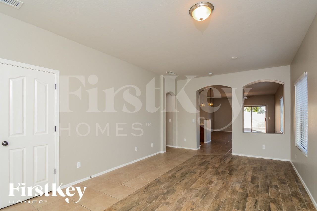 12918 W Columbine Dr - Photo 3 of 18