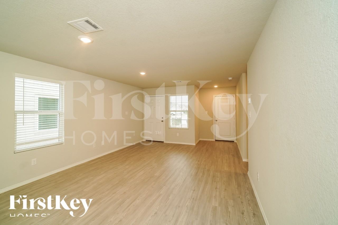 3314 Carducci Dr - Photo 4 of 18