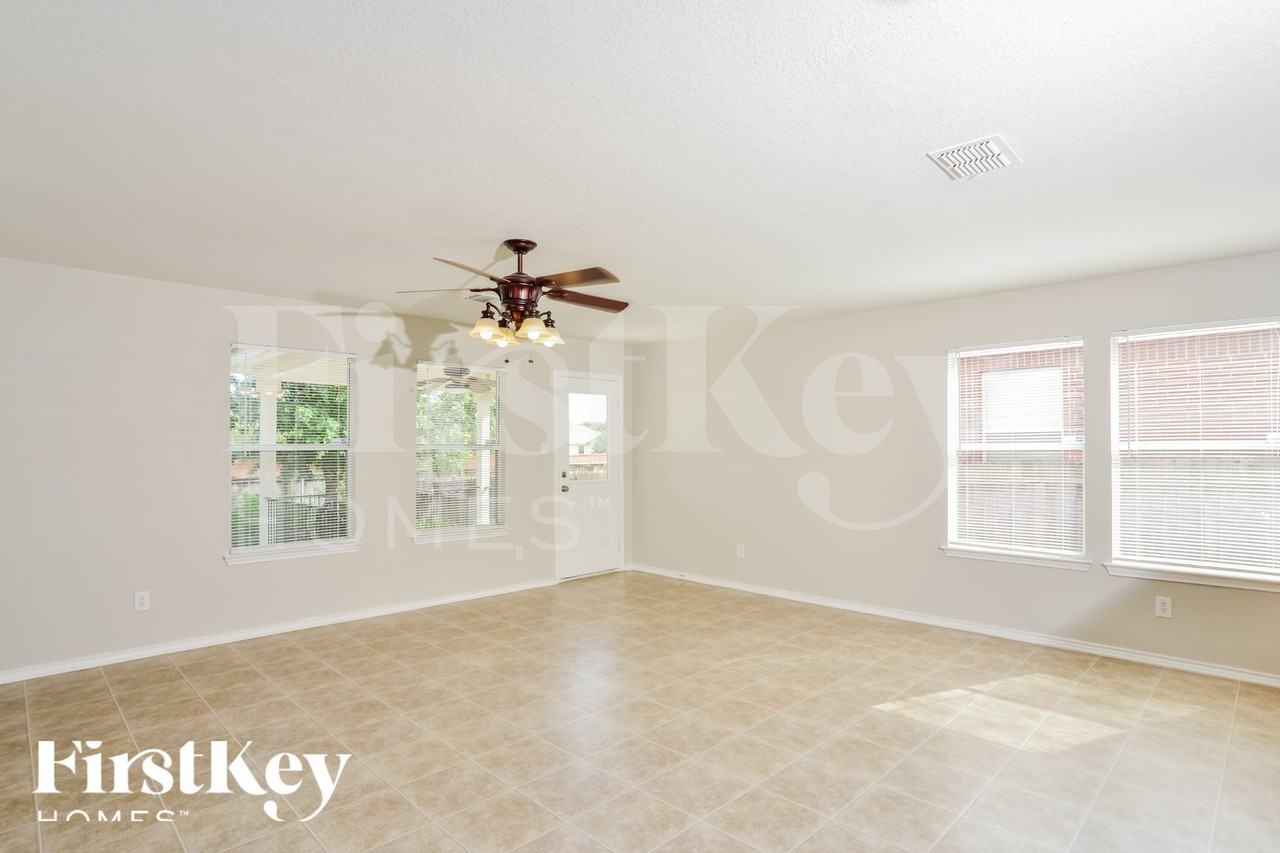 12630 Point Smt - Photo 2 of 18