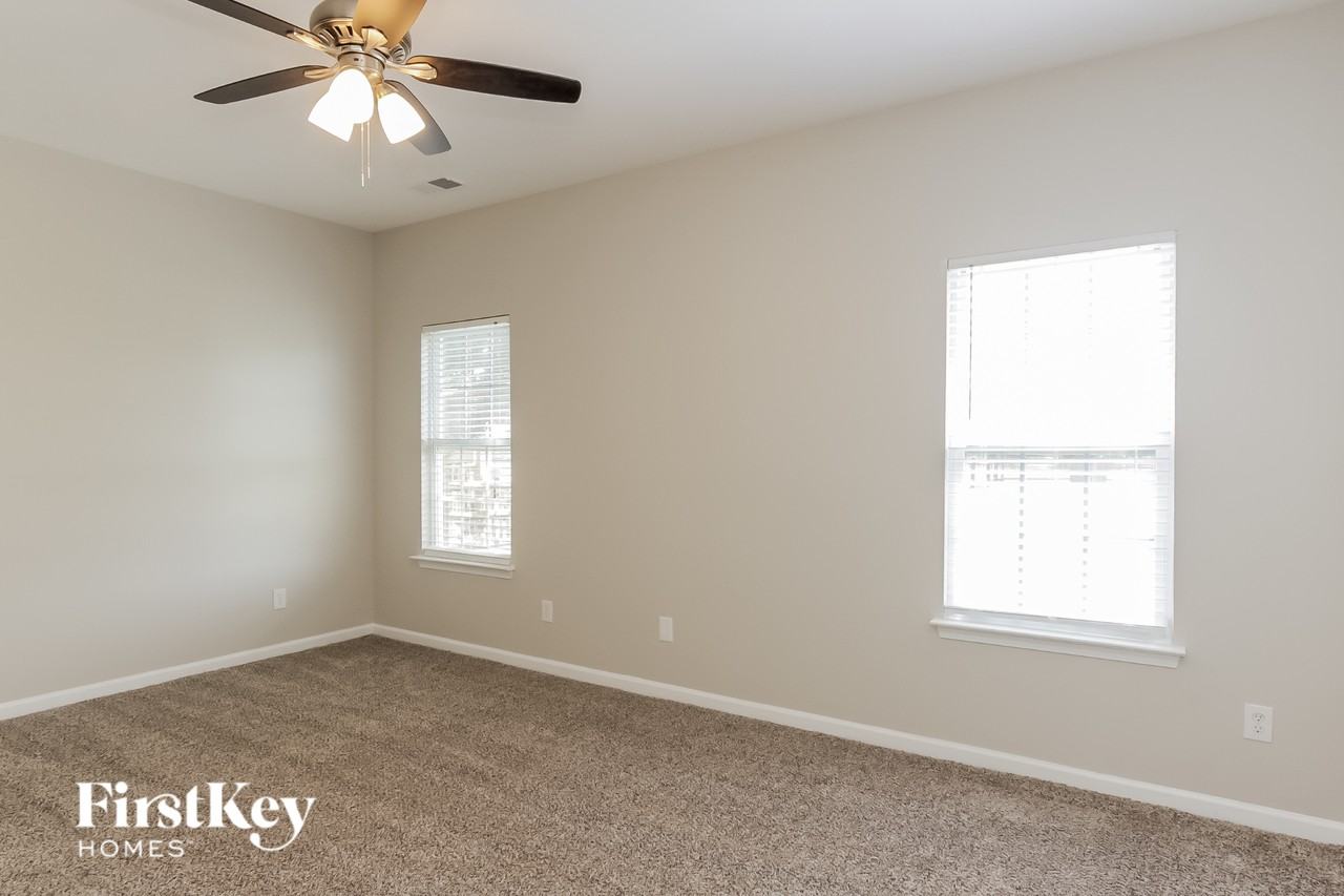 7860 Cotswold Ct - Photo 3 of 15