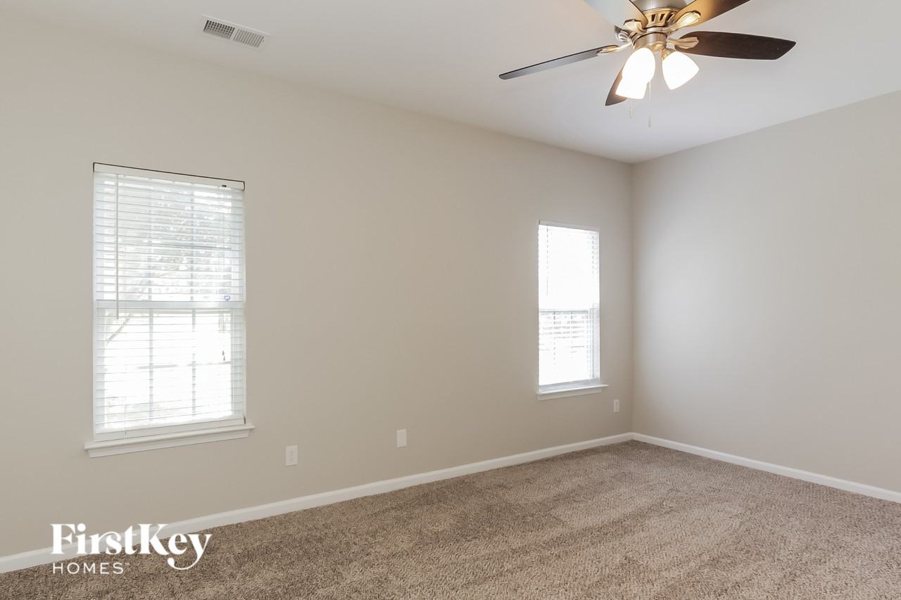 7860 Cotswold Ct - Photo 7 of 15