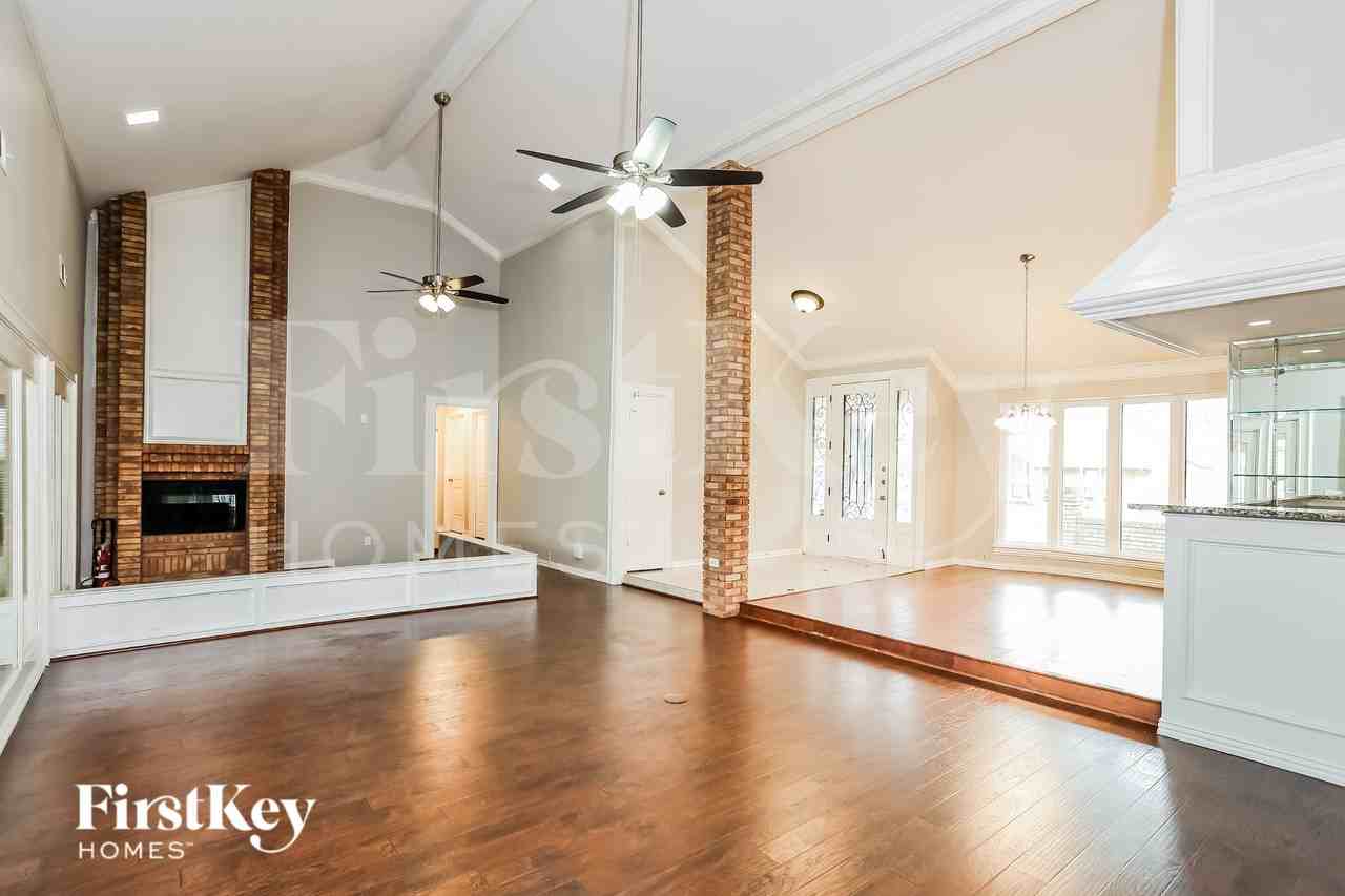 4504 Francisco Ct - Photo 2 of 15