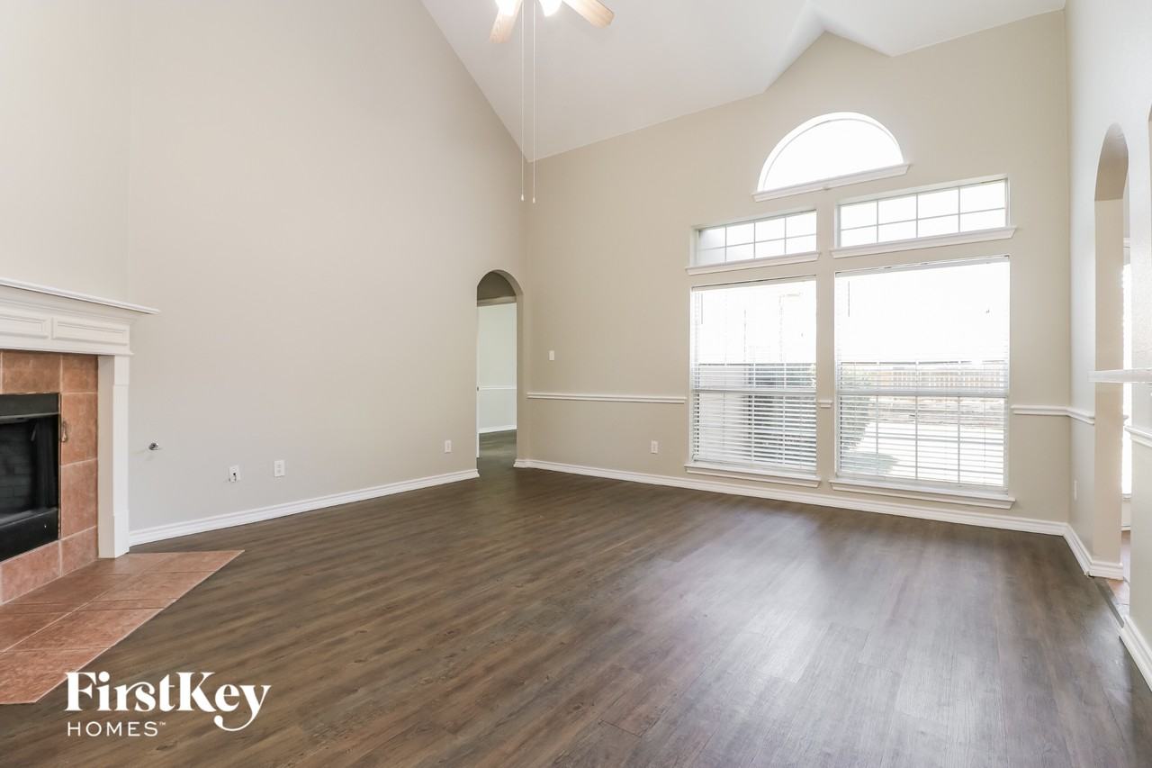 5005 Portview Dr - Photo 4 of 15