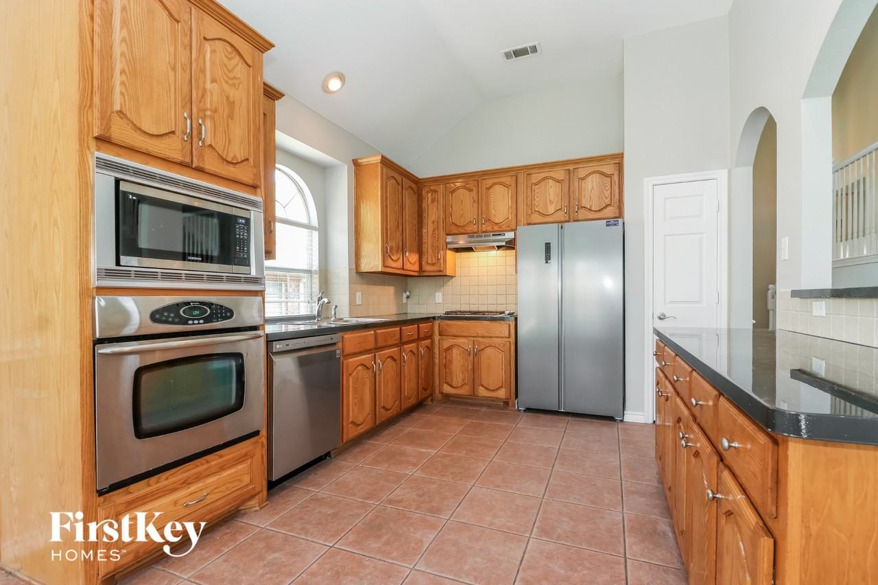 5005 Portview Dr - Photo 7 of 15