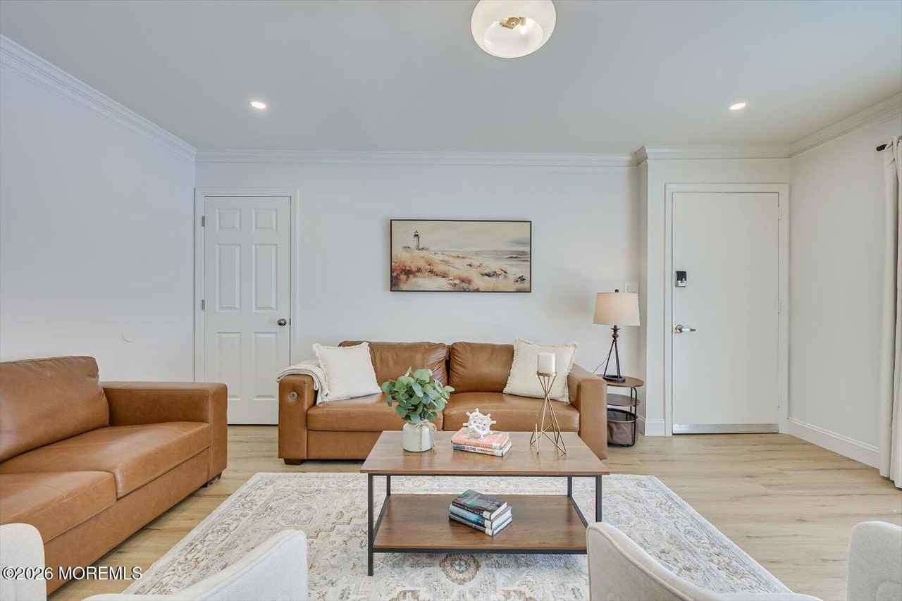 212 10th Ave - Photo 6 of 27