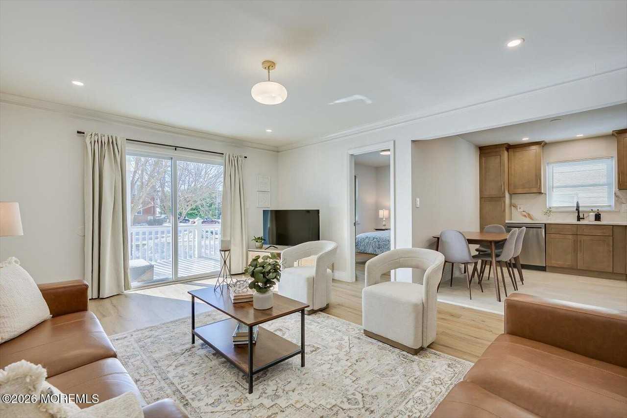 212 10th Ave - Photo 2 of 27