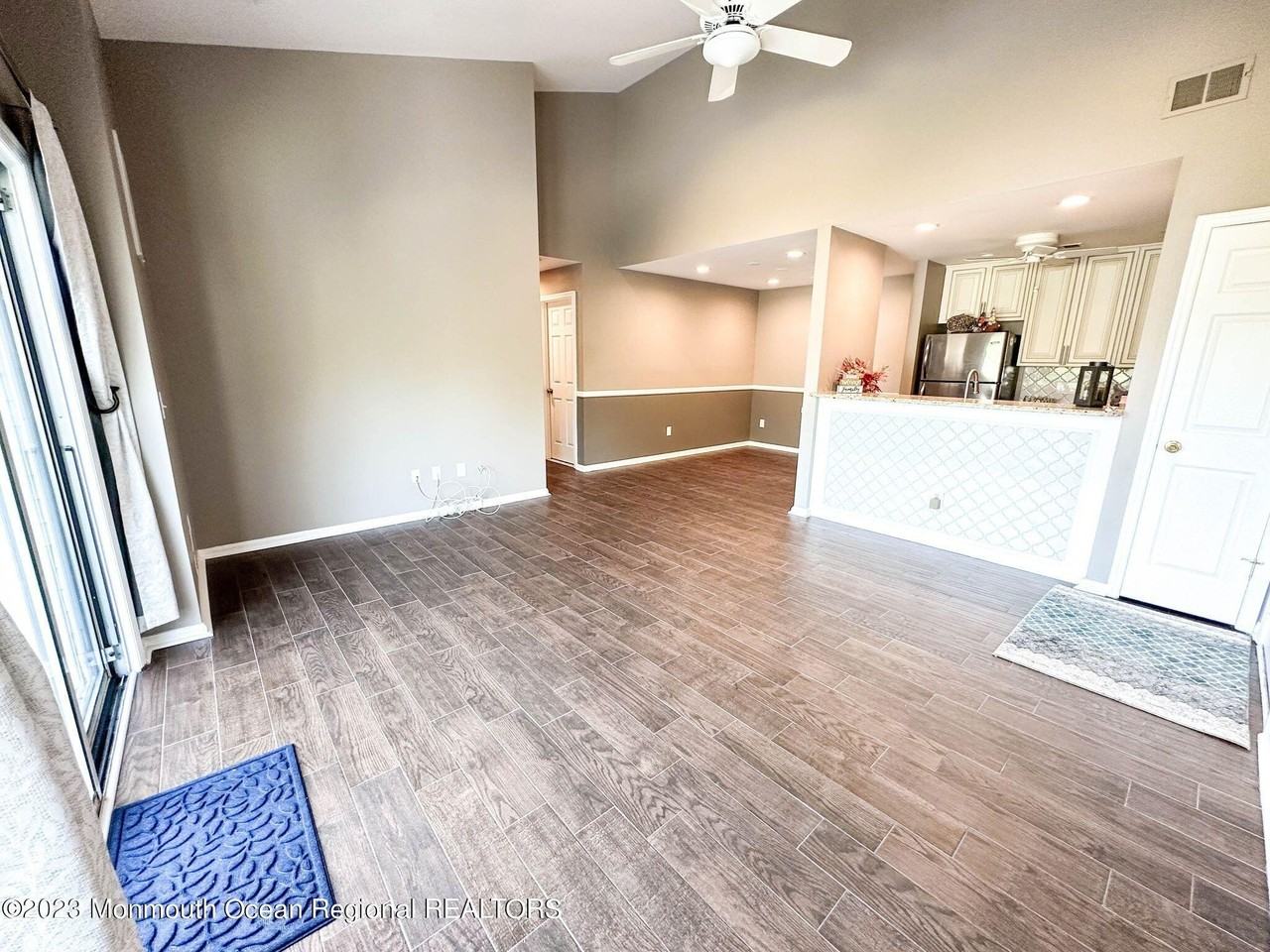 2 Basset Ct - Photo 4 of 30