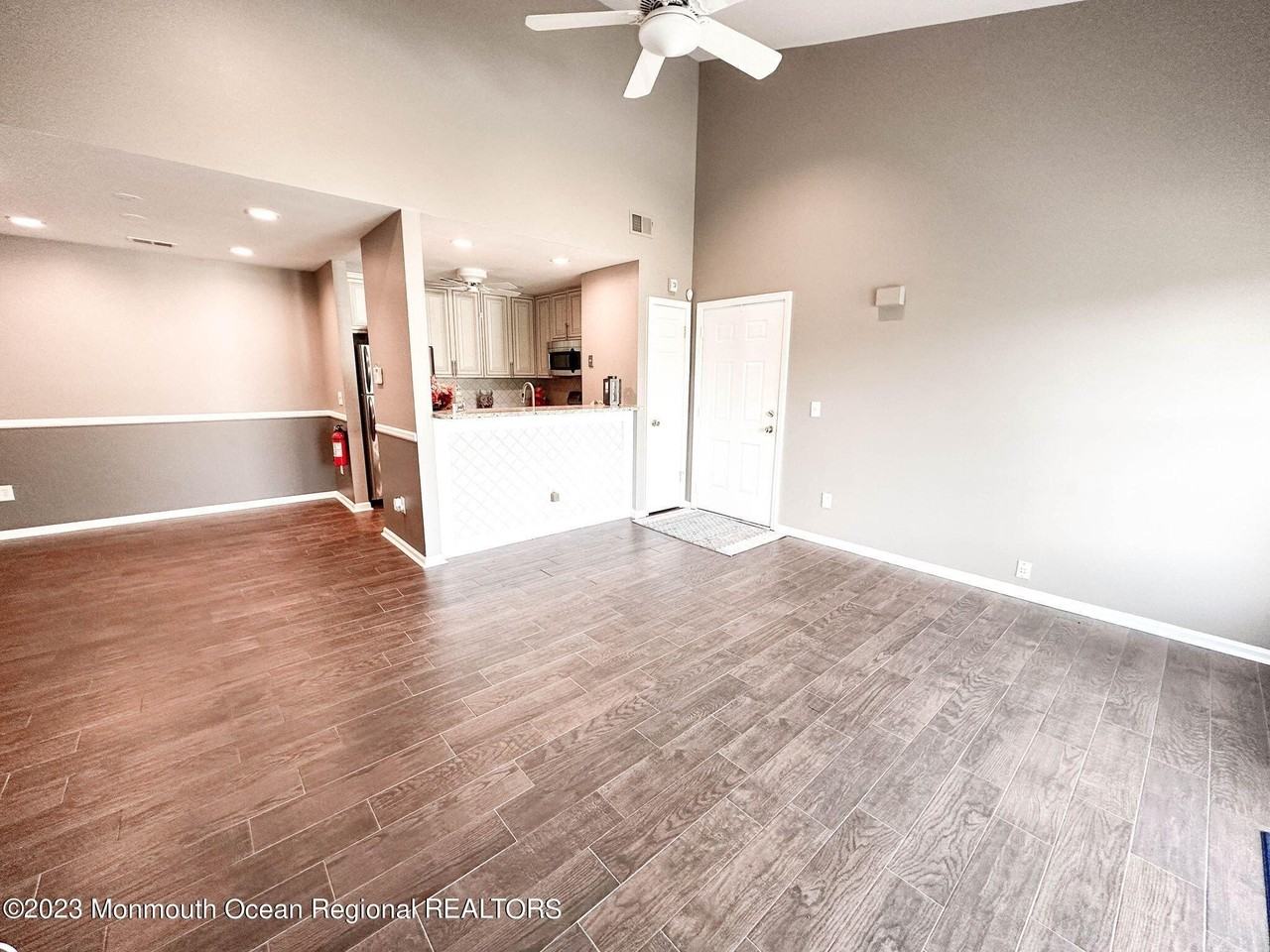 2 Basset Ct - Photo 5 of 30