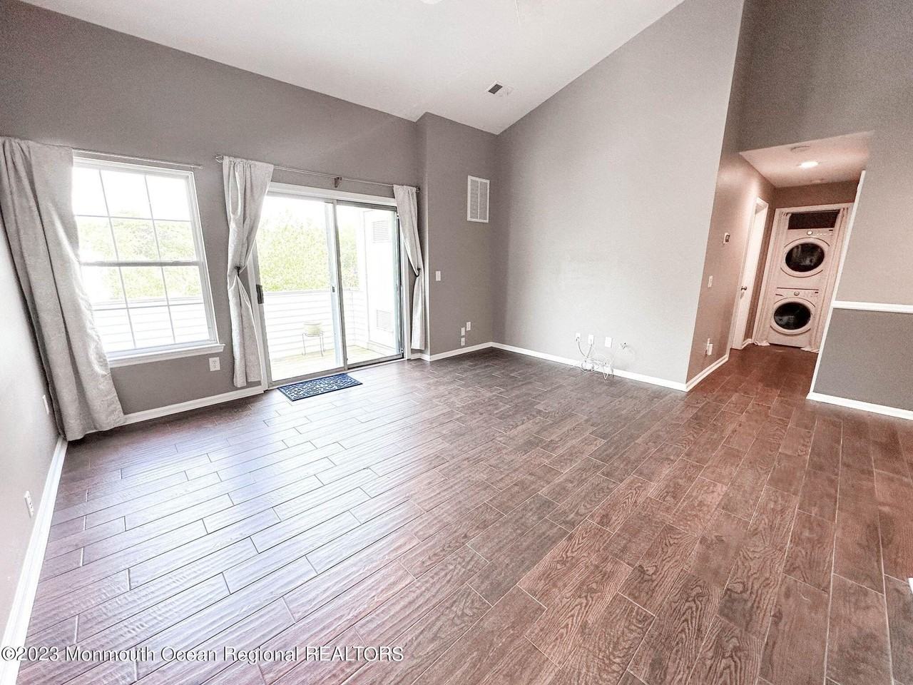 2 Basset Ct - Photo 6 of 30