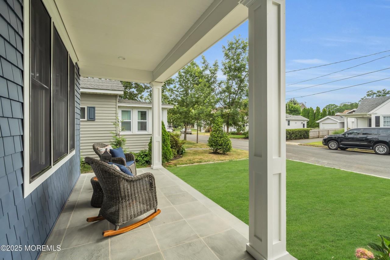 2118 Edgewood Pl - Photo 4 of 50