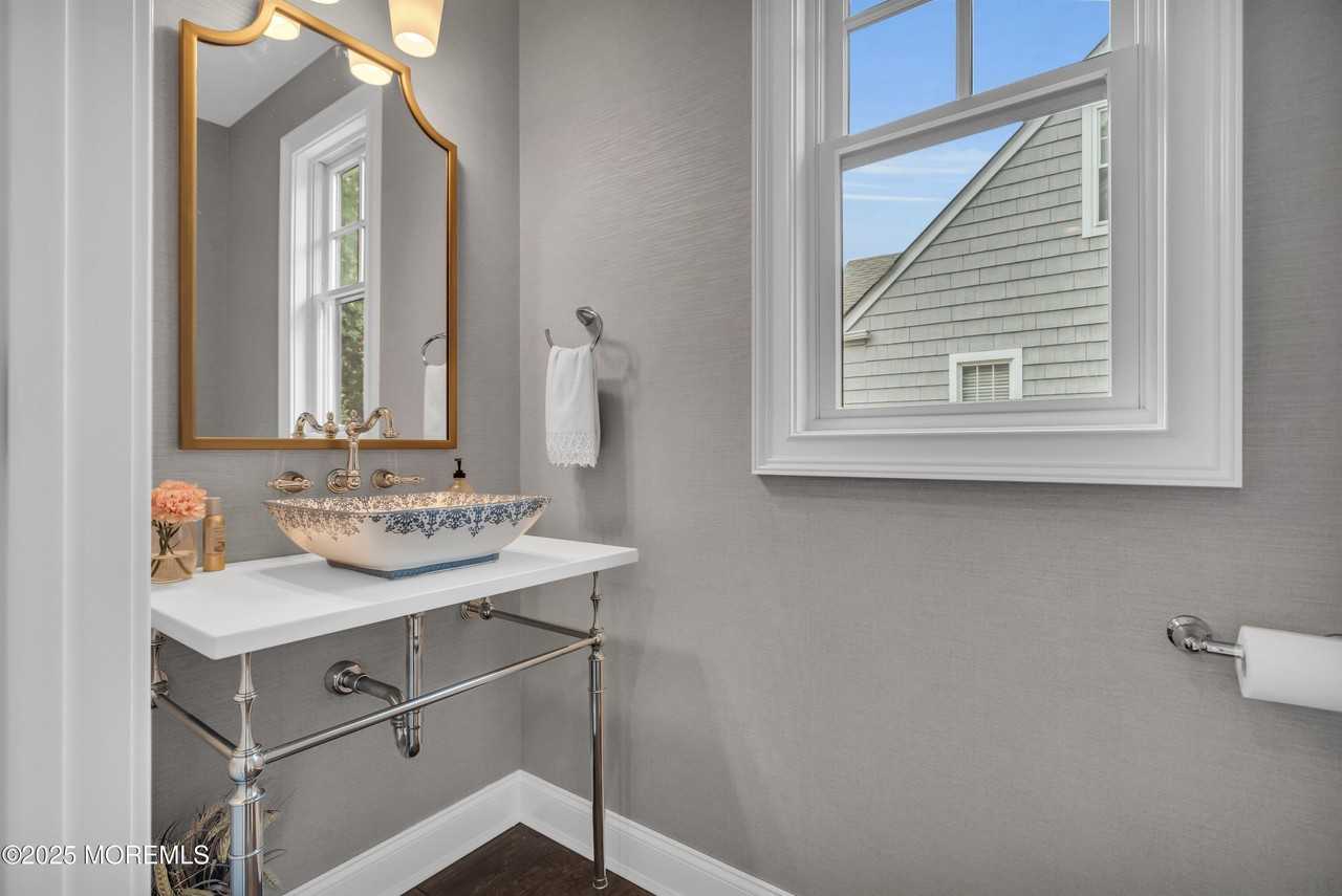 2118 Edgewood Pl - Photo 7 of 50