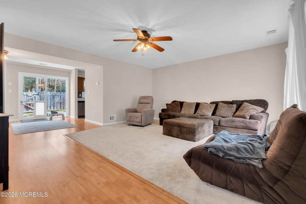 30 Shilling Way - Photo 3 of 28