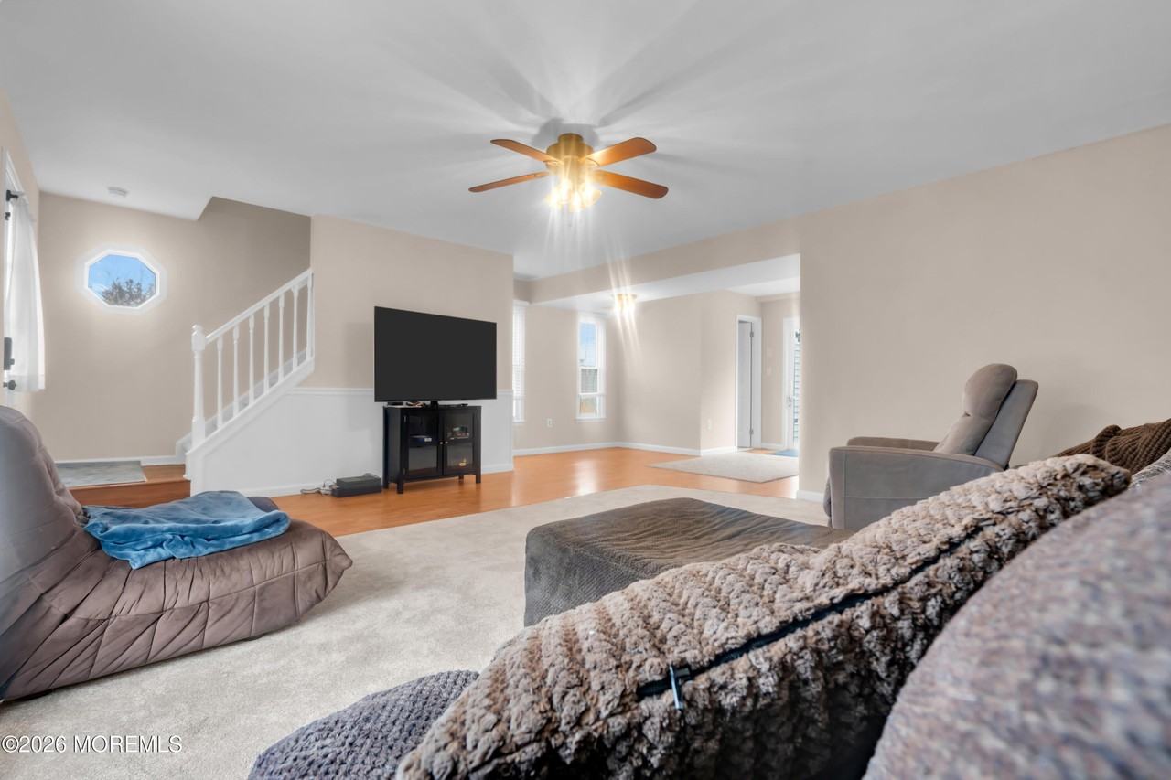 30 Shilling Way - Photo 4 of 28