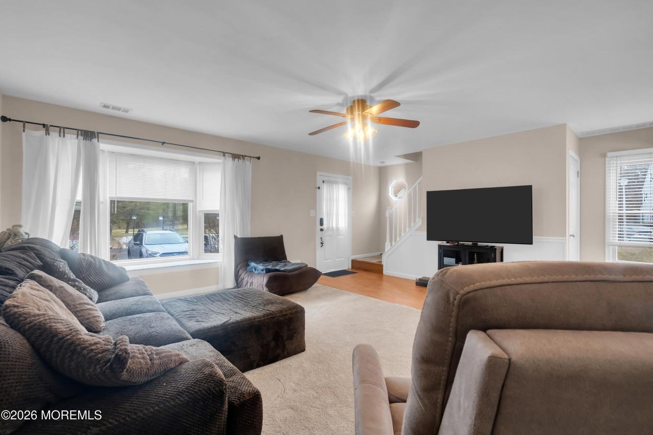 30 Shilling Way - Photo 5 of 28