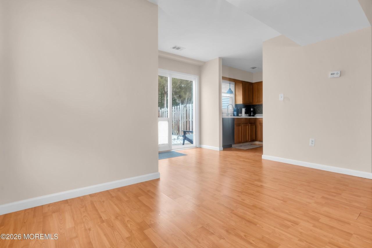 30 Shilling Way - Photo 7 of 28