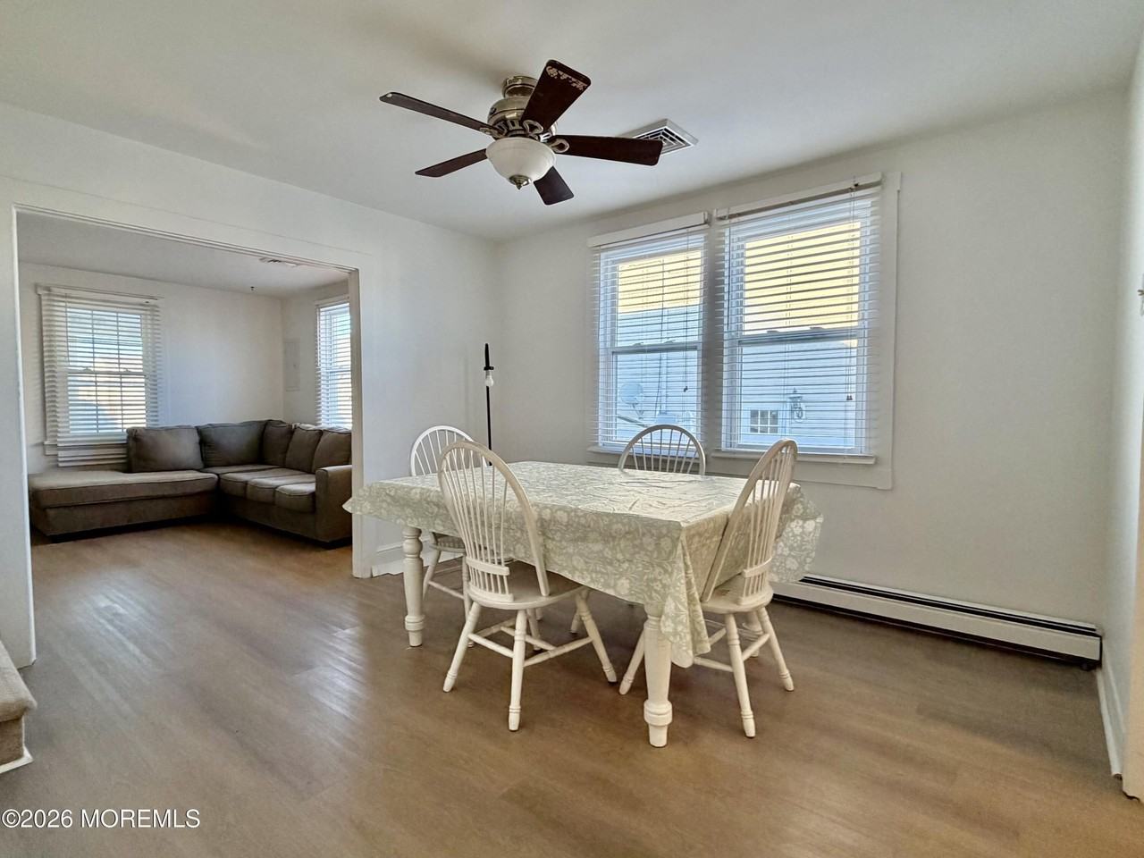 546 E Bayview Ave - Photo 7 of 16