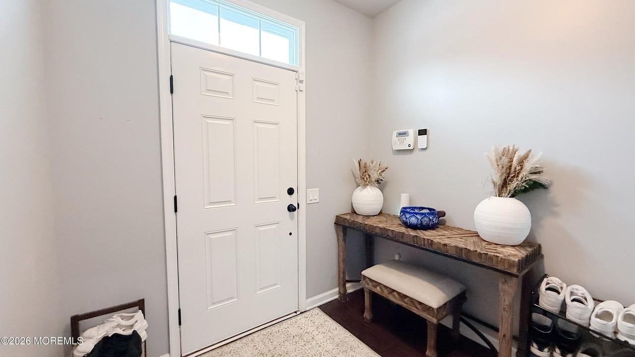 110 Halliard Dr - Photo 3 of 26