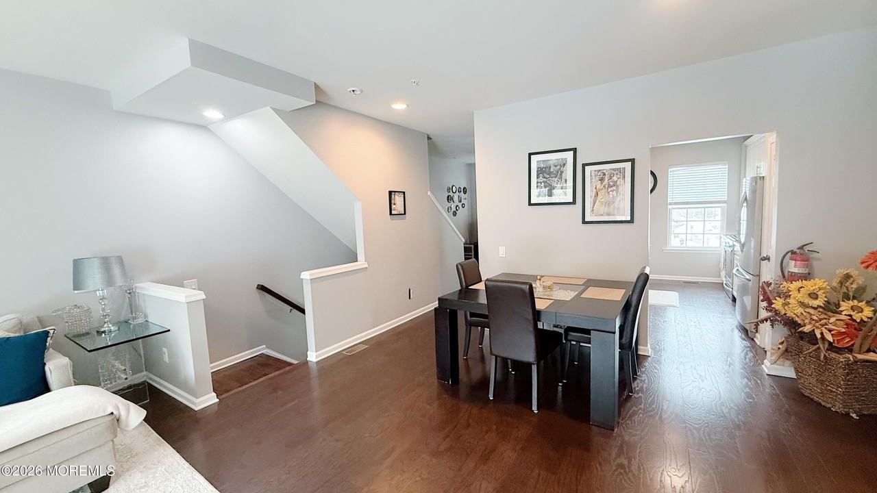 110 Halliard Dr - Photo 7 of 26