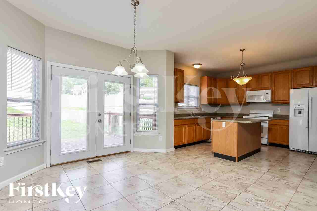 107 Trailing Oak Ct - Photo 5 of 18