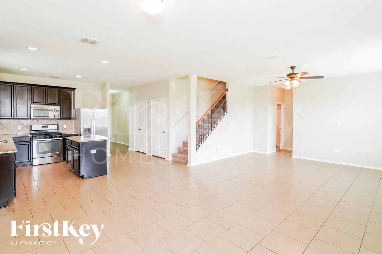 10514 Century Farm Dr - Photo 5 of 18