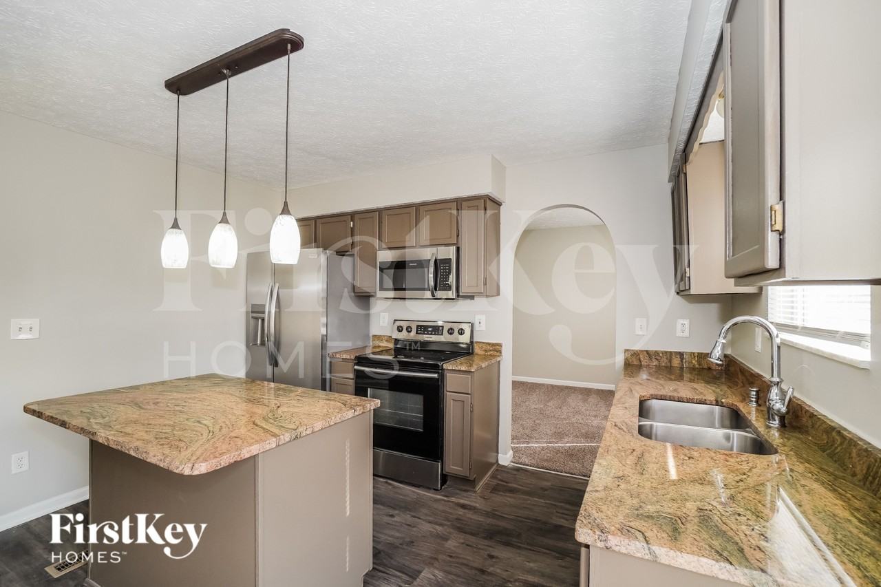 391 Oak Village Dr - Photo 7 of 16