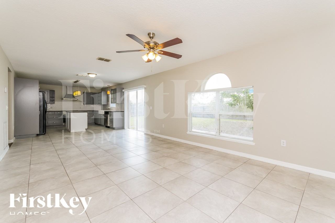 235 Cranbrook Dr - Photo 3 of 16