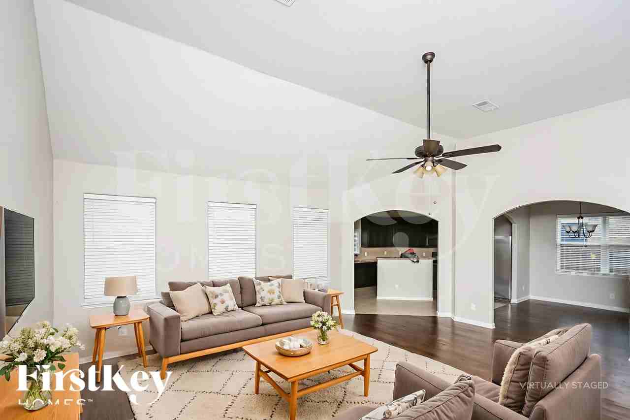 202 Brook Ct - Photo 3 of 18