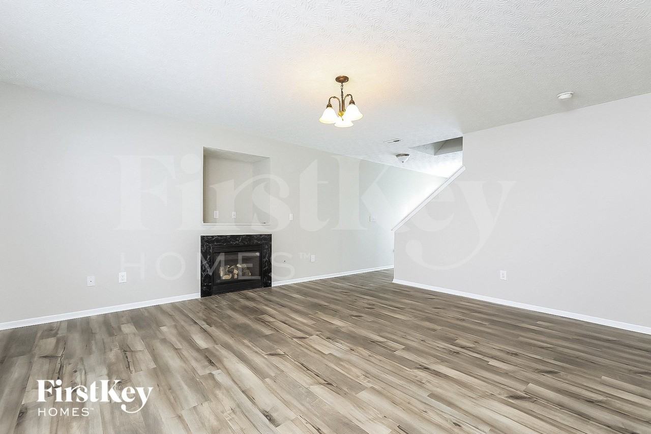 5563 Russell Fork Dr - Photo 3 of 15