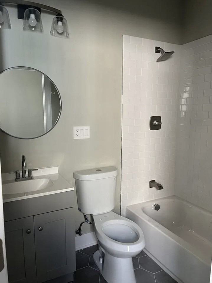 6448 S Saint Lawrence Ave Unit 2 #2 - Photo 4 of 4