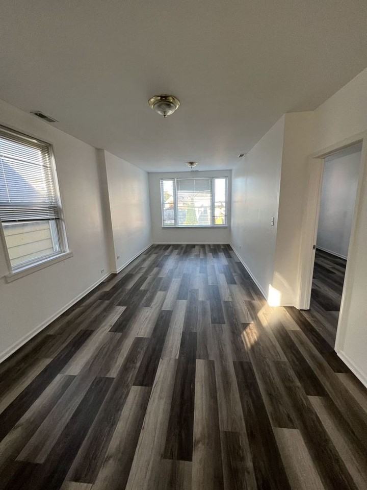 4533 S Richmond St Unit 2 #2 - Photo 2 of 7