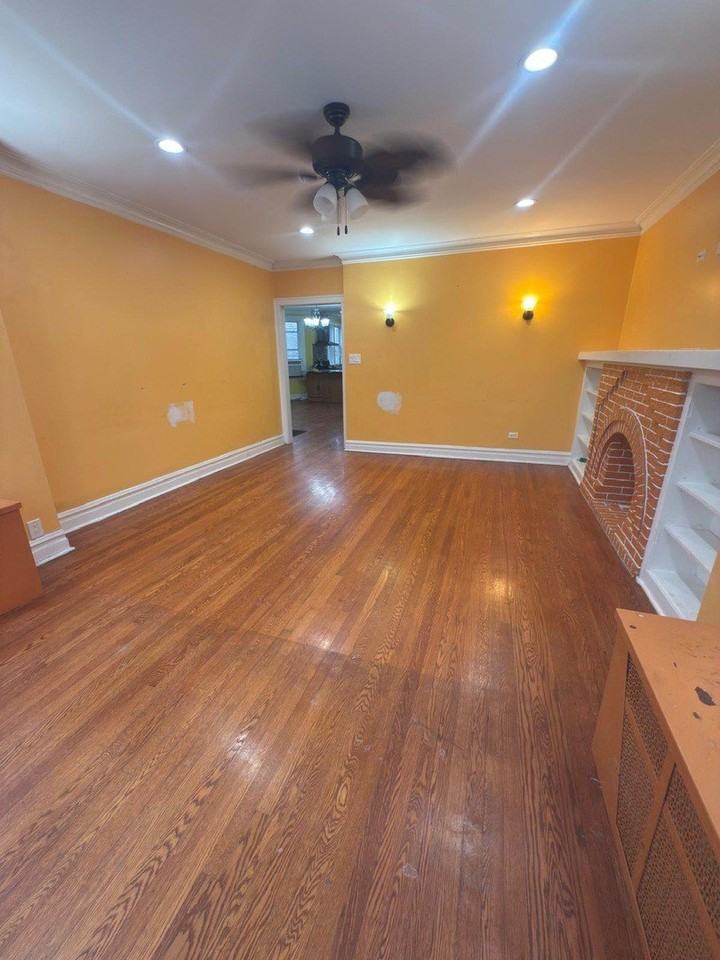 6449 N Artesian Ave Apt 2 #2 - Photo 2 of 14