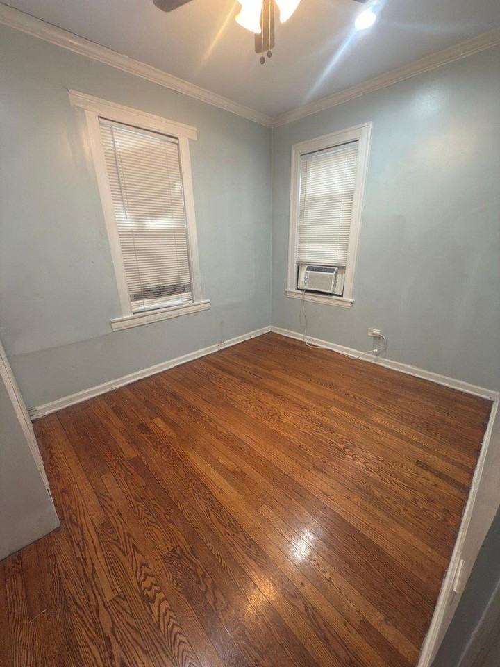 6449 N Artesian Ave Apt 2 #2 - Photo 4 of 14