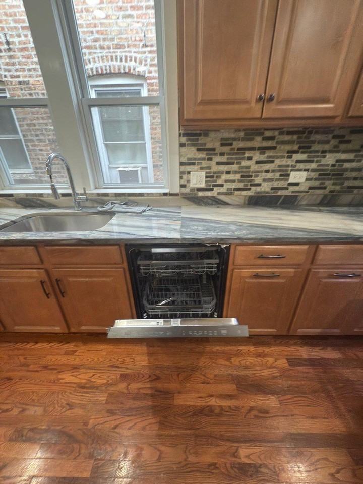 6449 N Artesian Ave Apt 2 #2 - Photo 5 of 14